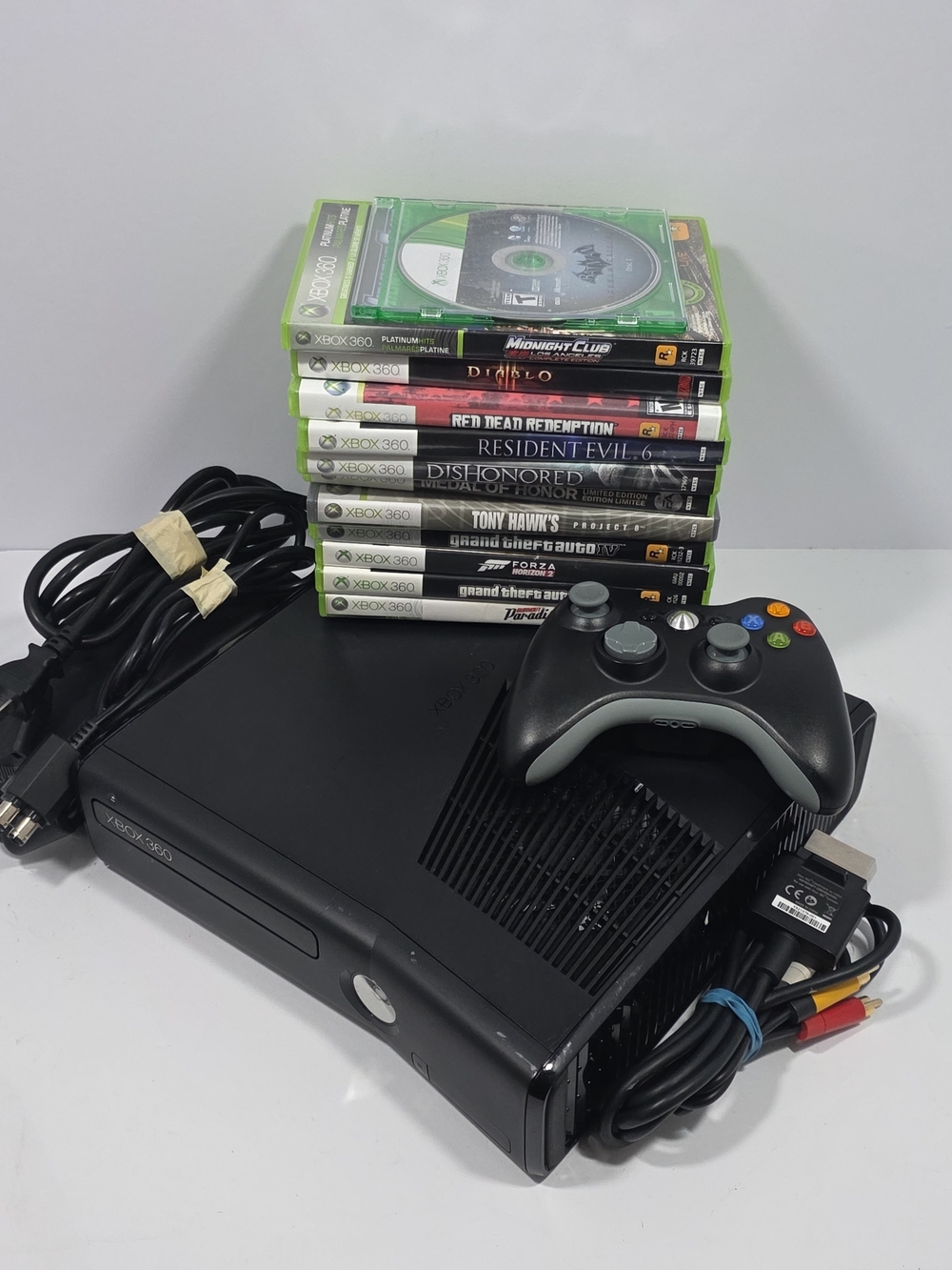 Xbox 360 S Slim Bundle/12 games/Controller/Power cable/Output - TESTED & WORKING